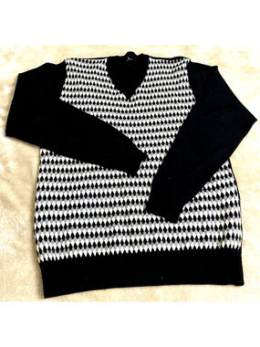Selected Women’s Houndstooth V-Neck Black & Tan 50 % Wool Sweater Size XX L